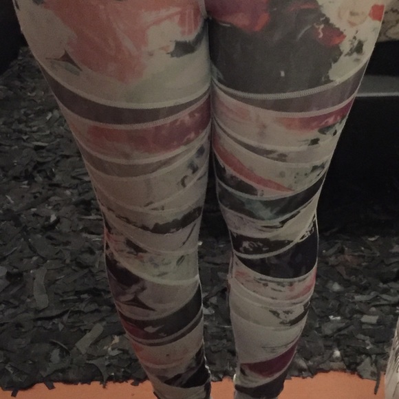 Lululemon ‘High Times’ Leggings - Picture 6 of 7